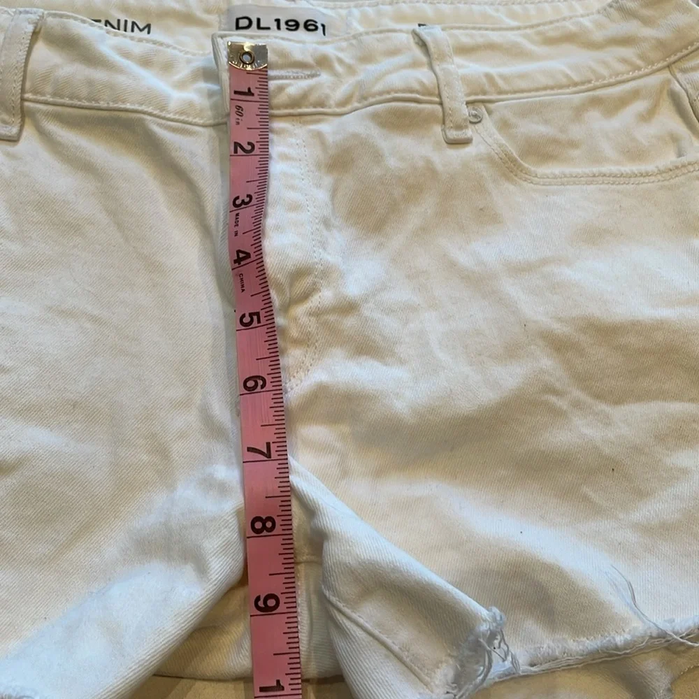 DL1961 Renee Stretch Smart Denim, Frayed Denim Shorts, White Size 30